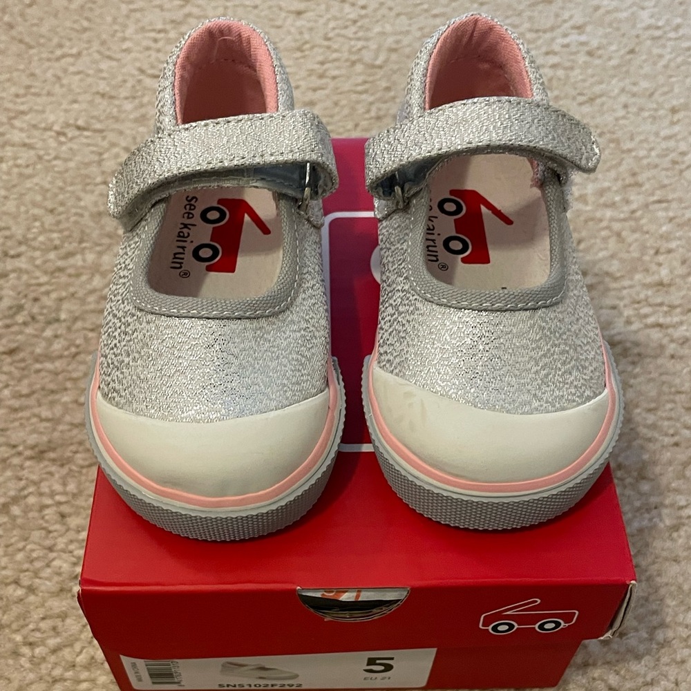 See Kai Run toddler girl shoes size 5